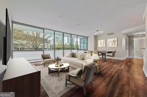 700 Park Regency Pl #502, Atlanta, GA 30326