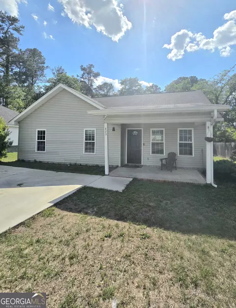 823 N Main St, Statesboro, GA 30458
