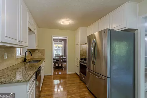 Kitchen - 1527 Bennett Rd, Grayson, GA 30017 photo 2 of 3