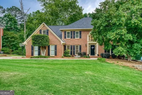 245 Emily Dr SW, Lilburn, GA 30047
