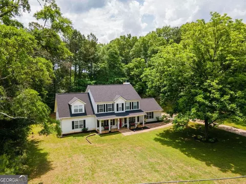 67 Roger Arnold Rd, Grantville, GA 30220