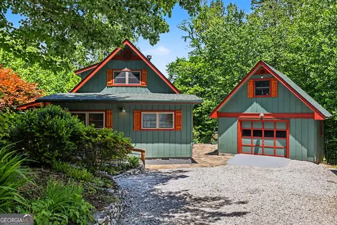 520 Chickasaw Ln, Rabun Gap, GA 30568