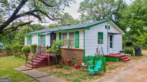 943 Clairmont Ave, Comer, GA 30629