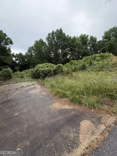 2936 Bridge Dr, Gainesville, GA 30506