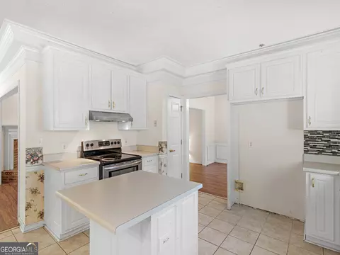 Kitchen - 75 Pebble Dr, Covington, GA 30016 photo 2 of 5