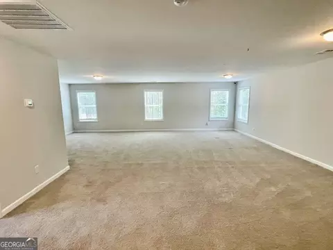 Living - 100 Fenwick Manor Dr, Lagrange, GA 30241 photo 1 of 2
