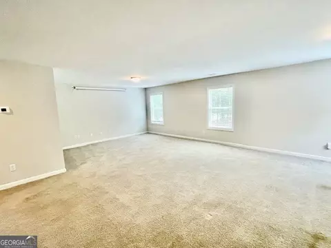 Living - 100 Fenwick Manor Dr, Lagrange, GA 30241 photo 2 of 2