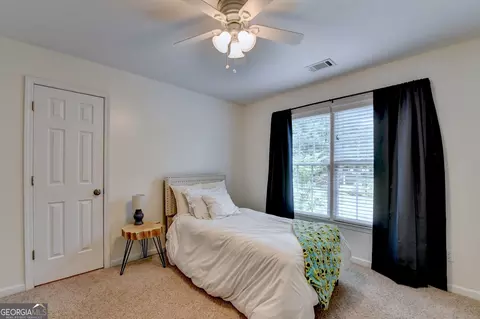 Bedroom - 7670 Paces Ln, Gainesville, GA 30506 photo 8 of 10