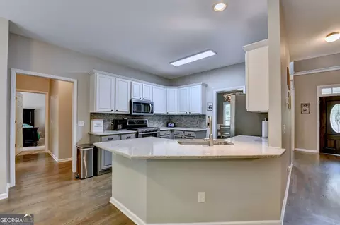 Kitchen - 7670 Paces Ln, Gainesville, GA 30506 photo 3 of 5