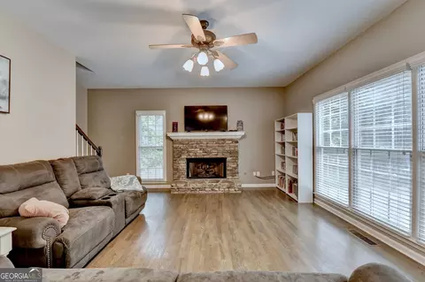 Living - 7670 Paces Ln, Gainesville, GA 30506 photo 2 of 4