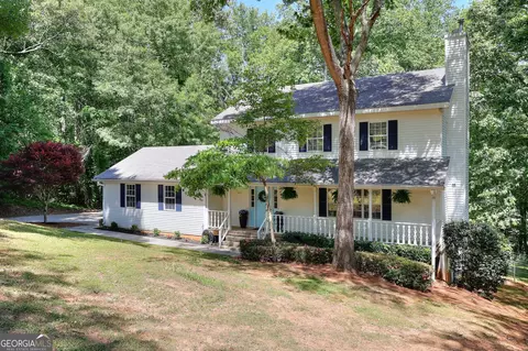 2315 Fisher Dr, Loganville, GA 30052