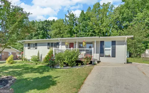 102 Cherry St, Toccoa, GA 30577
