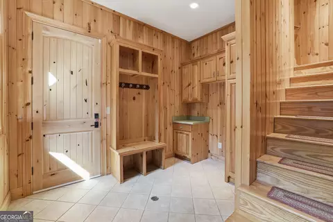 Entry Way - 95 Marshall Ln, Tiger, GA 30576 photo 4 of 5