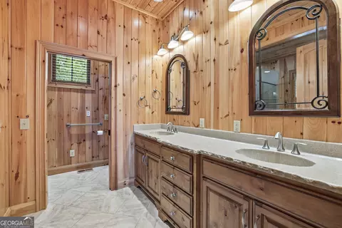 Bath - 95 Marshall Ln, Tiger, GA 30576 photo 1 of 11