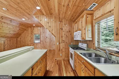 Kitchen - 95 Marshall Ln, Tiger, GA 30576 photo 9 of 9