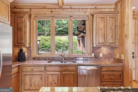 Kitchen - 95 Marshall Ln, Tiger, GA 30576 photo 6 of 9
