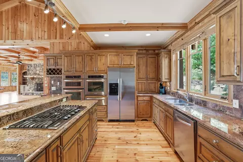 Kitchen - 95 Marshall Ln, Tiger, GA 30576 photo 3 of 9