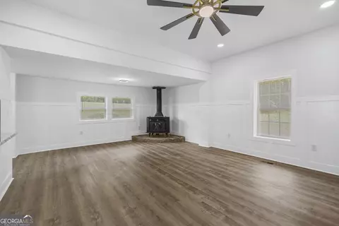Living - 1559 Bartley Rd, Lagrange, GA 30240 photo 2 of 2
