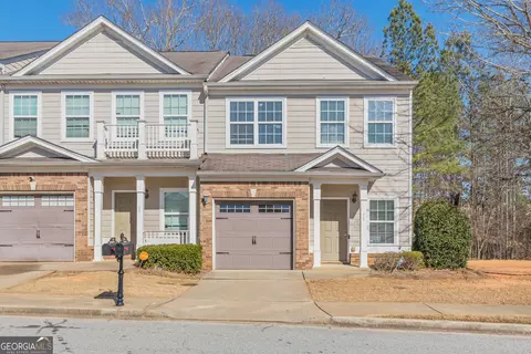7766 Carnegie Dr, Fairburn, GA 30213