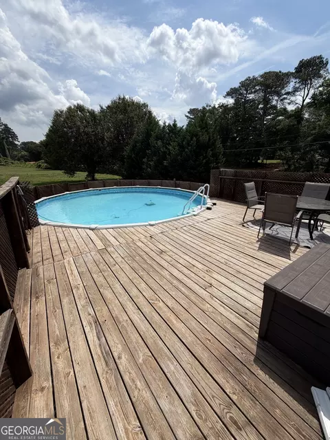 Exterior - 1313 Crestview Rd, Winder, GA 30680 photo 5 of 6