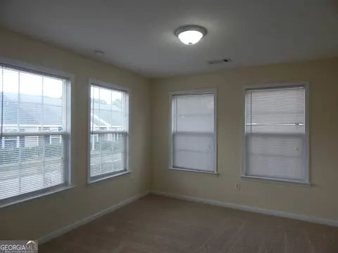 Living - 304 Lenox Cir, Lagrange, GA 30241 photo 3 of 3