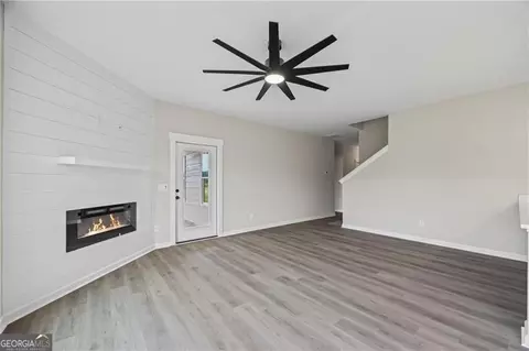 Living - 693 Racetrack Rd, Toccoa, GA 30577 photo 4 of 5