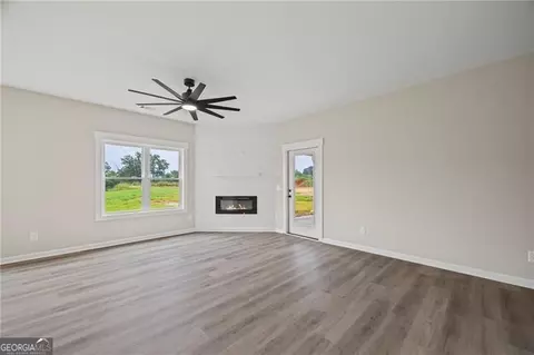 Living - 693 Racetrack Rd, Toccoa, GA 30577 photo 3 of 5