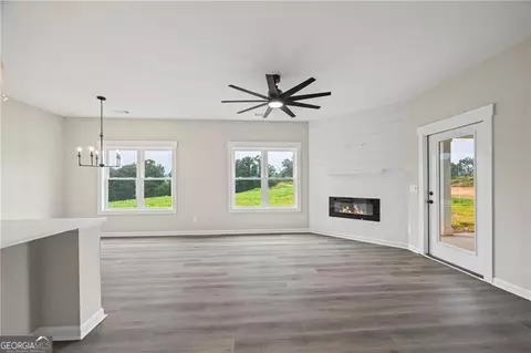 Living - 693 Racetrack Rd, Toccoa, GA 30577 photo 2 of 5