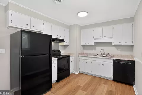 Kitchen - 3609 Massoit Dr, Augusta, GA 30906 photo 2 of 3