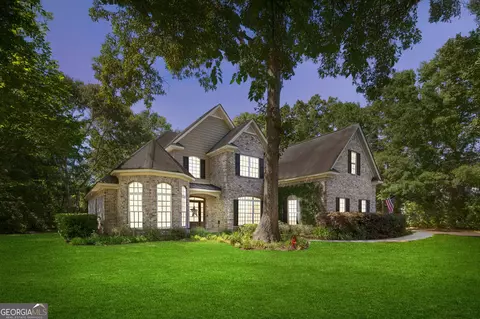 195 Chastain Cir, Richmond Hill, GA 31324