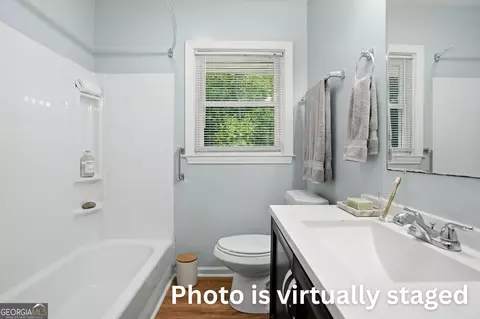 Bath - 243 S Myrtle St, Winder, GA 30680 photo 2 of 4