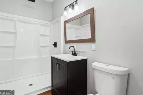 Bath - 505 E 3rd St NE, Rome, GA 30161 photo 2 of 2