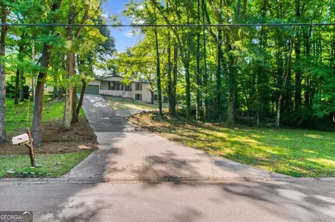 1661 Oak Ridge Cir SW, Stone Mountain, GA 30087