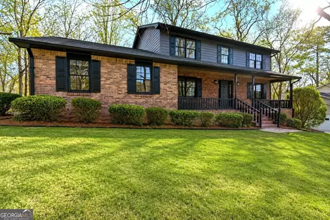 4566 Brandon Dr SW, Lilburn, GA 30047