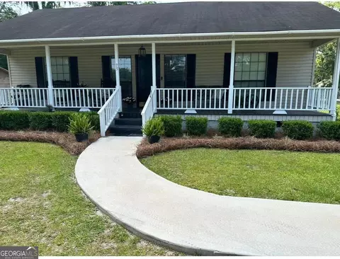 75 W Plant Ave, Homerville, GA 31634