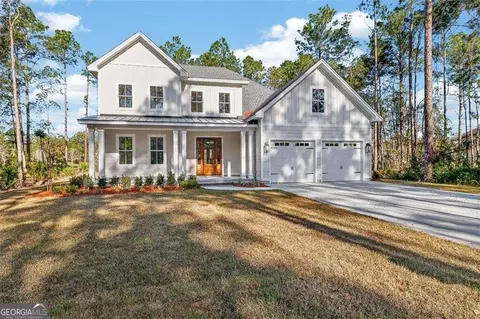 39 Oak Grove Ct, Waverly, GA 31565