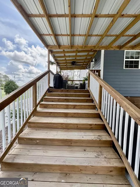 Exterior - 348 S Victory Dr, Lyons, GA 30436 photo 10 of 13