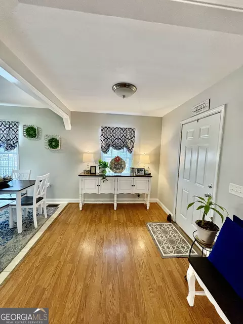 Entry Way - 348 S Victory Dr, Lyons, GA 30436 photo 1 of 3