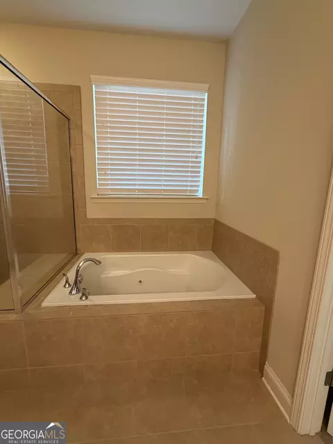 Bath - 4624 Jack Nicklaus St, Duluth, GA 30096 photo 3 of 3