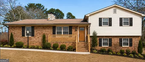 6 Bittersweet Ln, Newnan, GA 30263