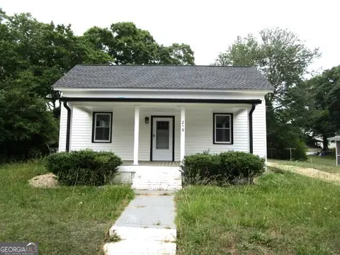 219 Broad St, Carrollton, GA 30117