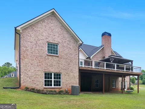 Exterior - 221 Hummingbird Ct, Hampton, GA 30228 photo 6 of 10
