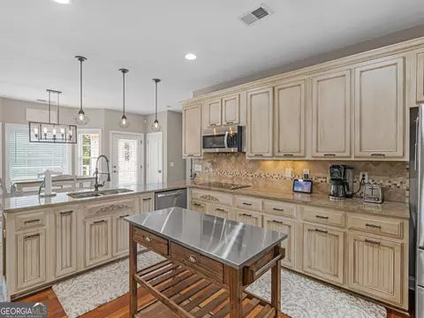 Kitchen - 221 Hummingbird Ct, Hampton, GA 30228 photo 4 of 9