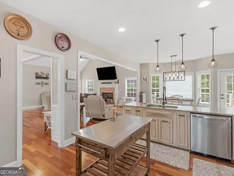 Kitchen - 221 Hummingbird Ct, Hampton, GA 30228 photo 5 of 9
