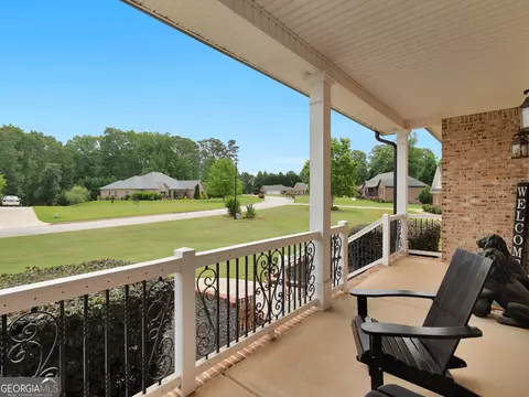 Exterior - 221 Hummingbird Ct, Hampton, GA 30228 photo 5 of 10