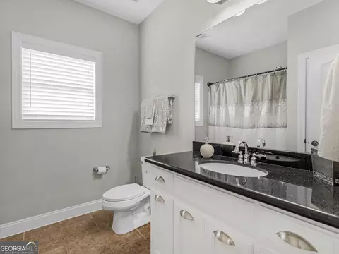 Bath - 221 Hummingbird Ct, Hampton, GA 30228 photo 1 of 7