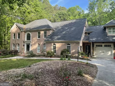5279 Rocky Hill Dr SW, Lilburn, GA 30047