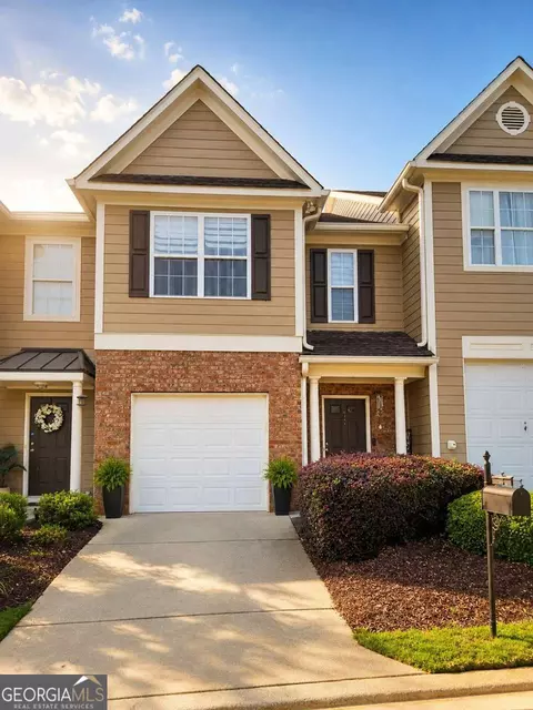 6311 Shoreview Cir, Flowery Branch, GA 30542