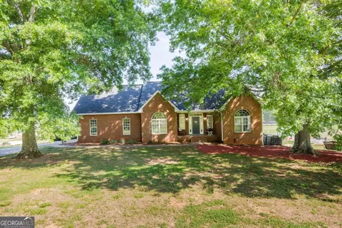 75 W Ridgeway Rd, Maysville, GA 30558