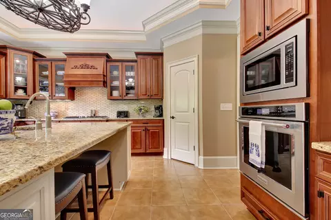 Kitchen - 100 Wickham Dr, Tyrone, GA 30290 photo 10 of 11